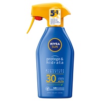 O spray solar protege e hidrata spf30