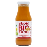 Přírodní bio pomerančová a mrkvová šťáva