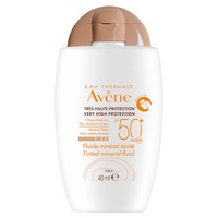 Minerální tekutý opalovací krém s barvou spf50+